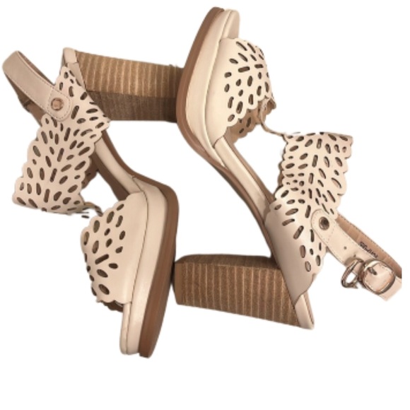 Pink Martini heels, perfect for wedding season! - Picture 1 of 5